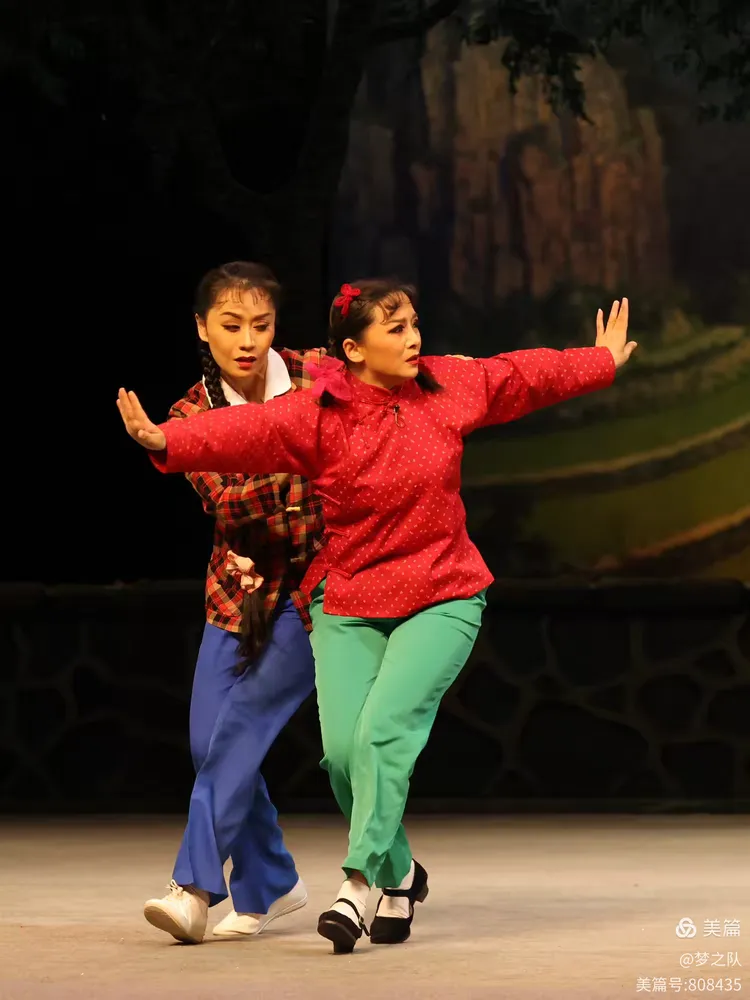 河南豫剧三团演出《朝阳沟》剧照